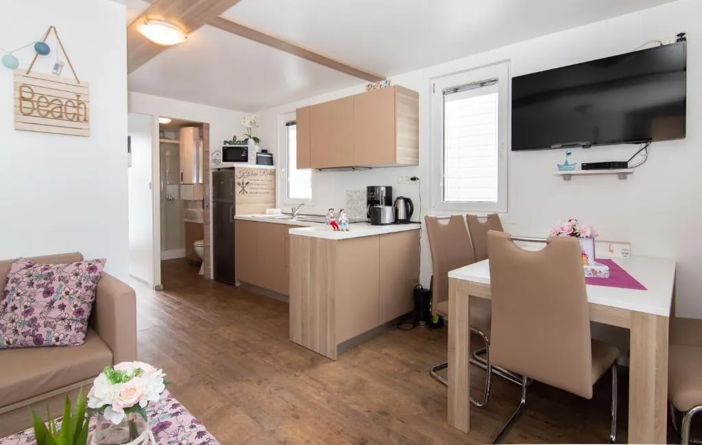 2-Bedroom Floating House Boat in Portorož