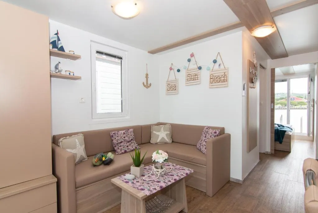 2-Bedroom Floating House Boat in Portorož