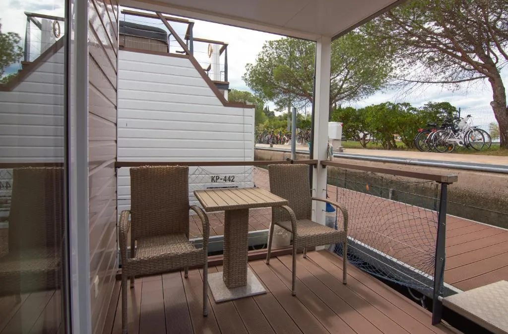 2-Bedroom Floating House Boat in Portorož