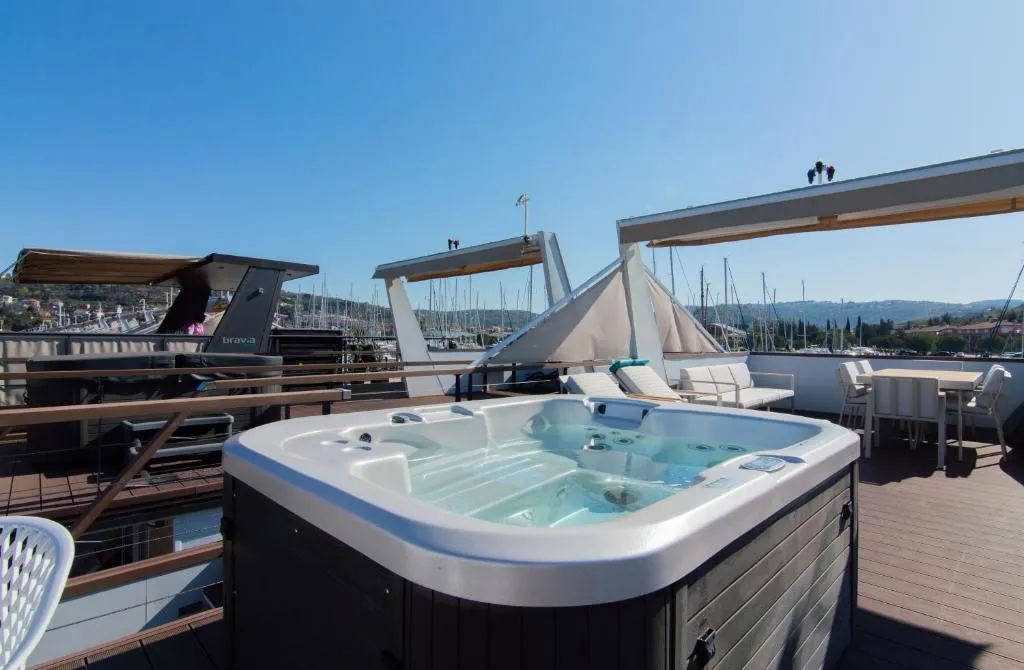 Portorož Houseboat for 4 Guests