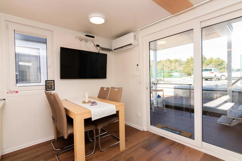 Portorož Houseboat for 4 Guests