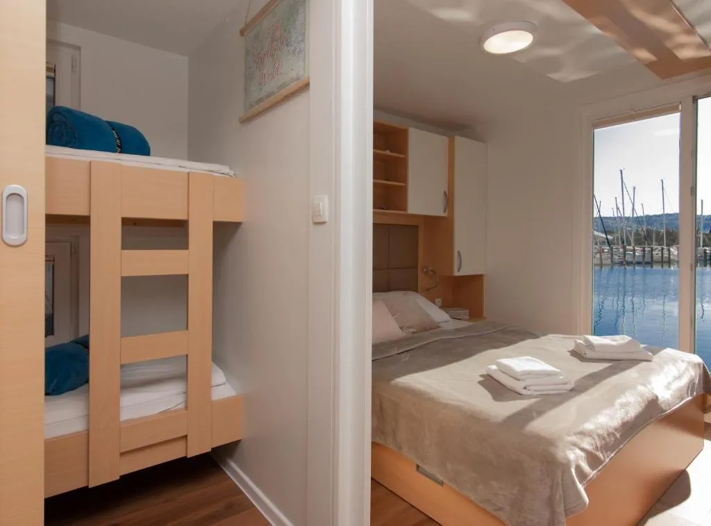 Portorož Houseboat for 4 Guests