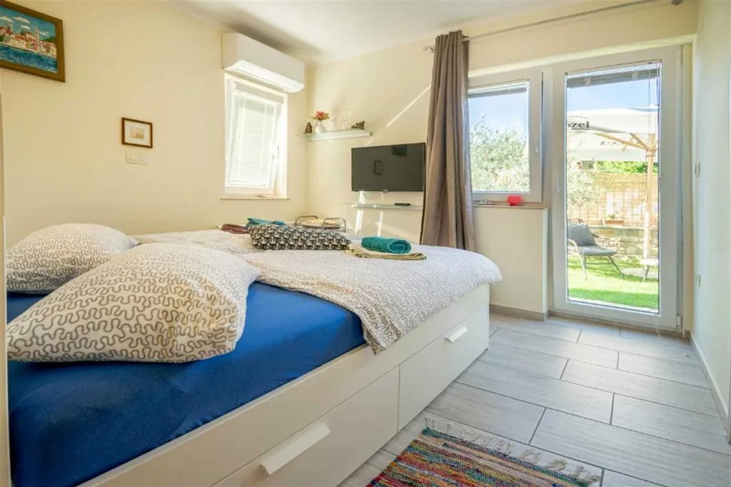 Terrace Double Guest Room for 2 in Piran