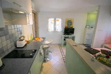 Terrace 1-Bedroom Apartment in Piran