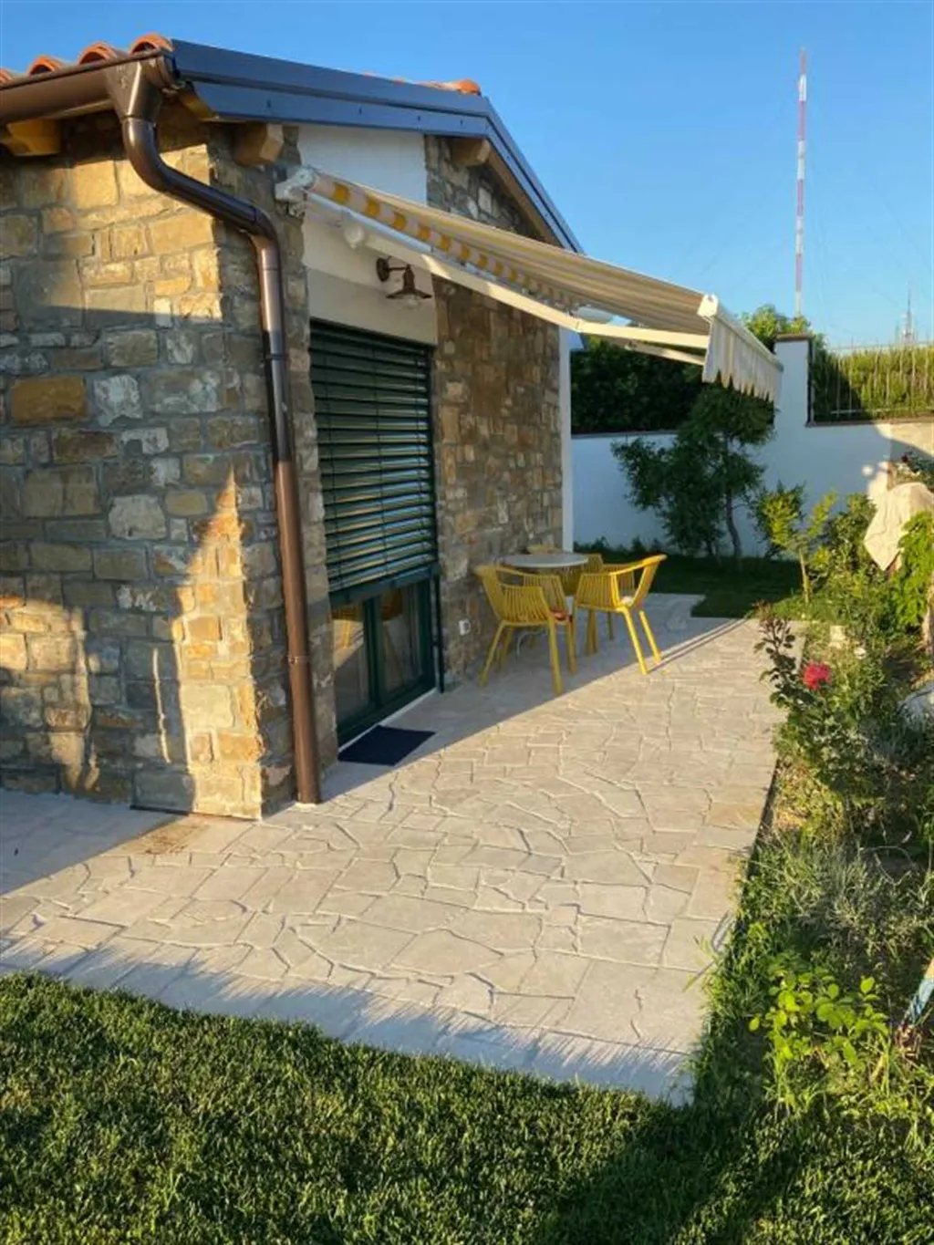 Terrace 1-Bedroom Apartment in Piran