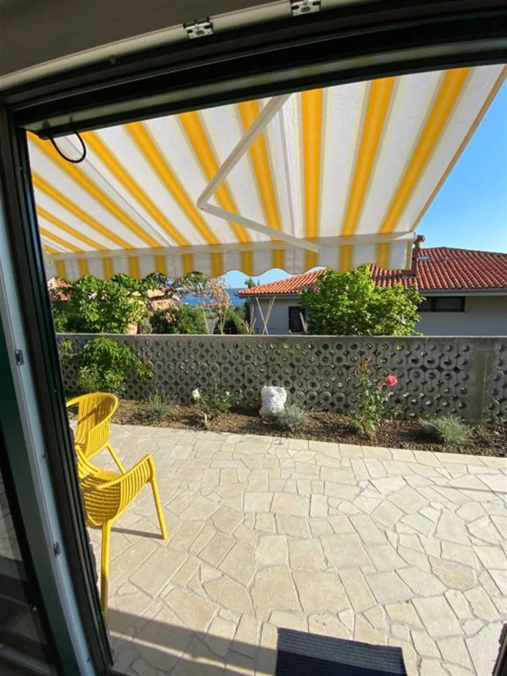 Terrace 1-Bedroom Apartment in Piran