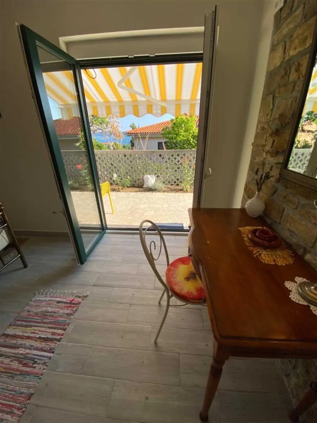 Terrace 1-Bedroom Apartment in Piran