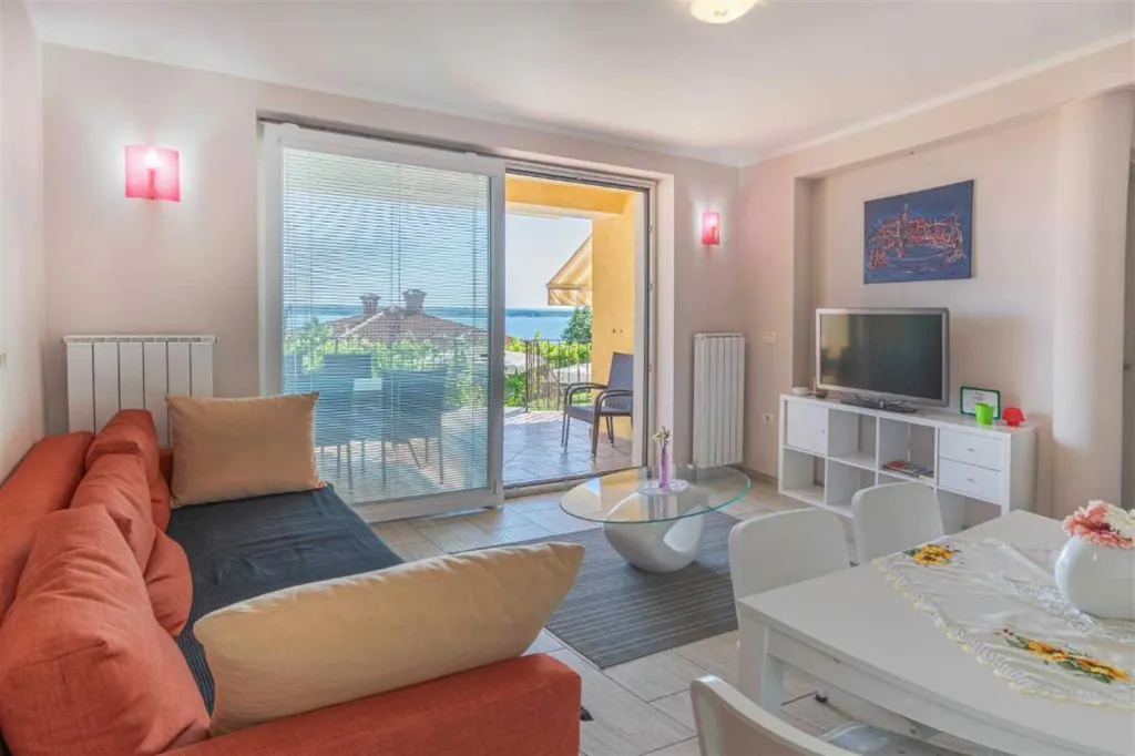 Two-Bedroom Apartment with Balcony in Piran