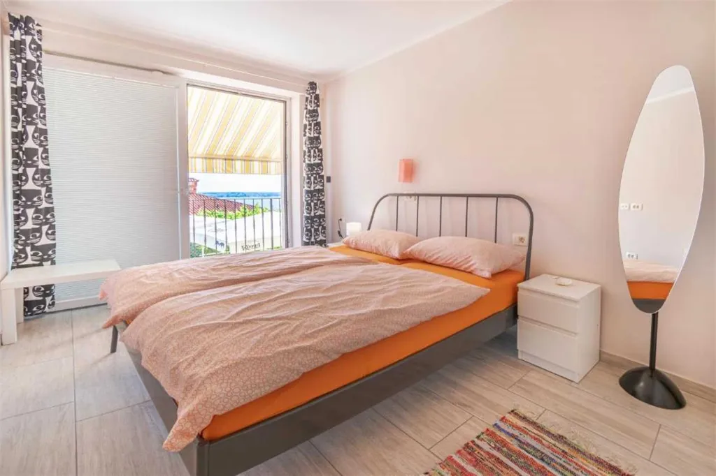 Two-Bedroom Apartment with Balcony in Piran