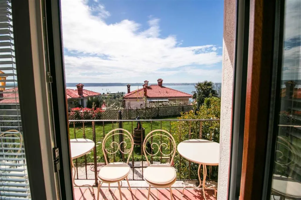 1-Bedroom Apartment with Balcony and Piran Bay View