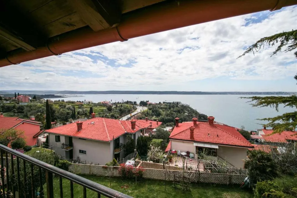 Duplex Apartment in Piran with Balcony and Sea View