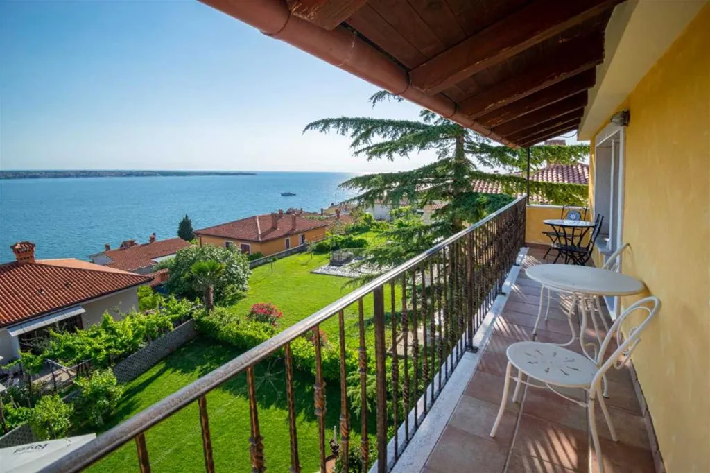 Duplex Apartment in Piran with Balcony and Sea View