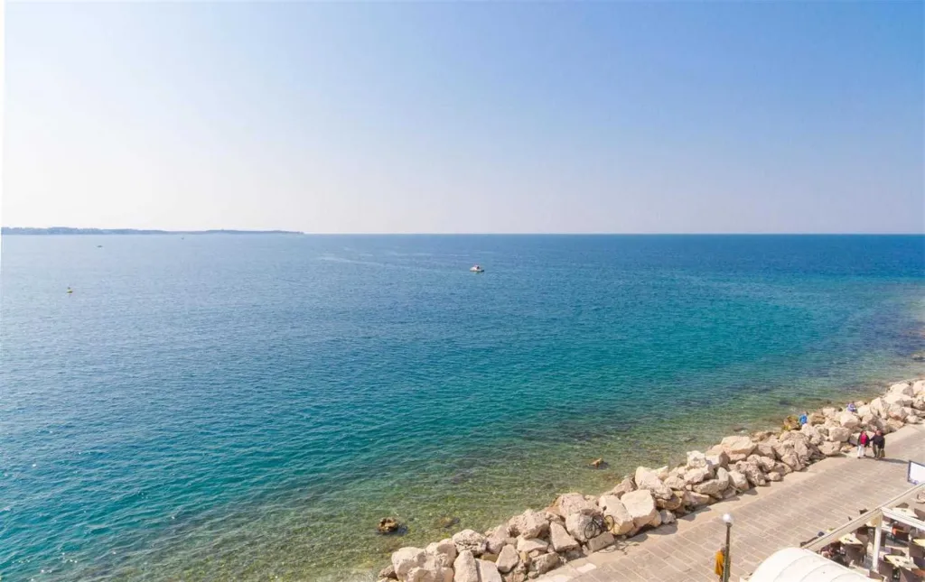 One-Bedroom Apartment with Sea View in Piran