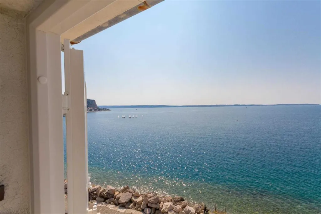 One-Bedroom Apartment with Sea View in Piran