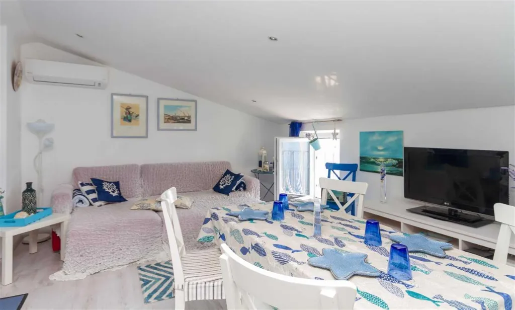 One-Bedroom Apartment with Sea View in Piran