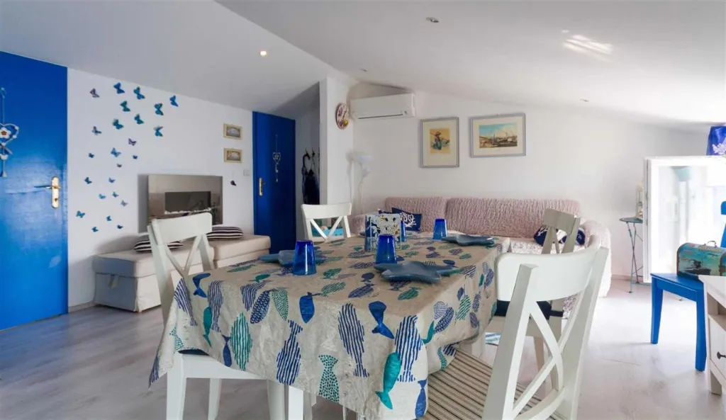 One-Bedroom Apartment with Sea View in Piran