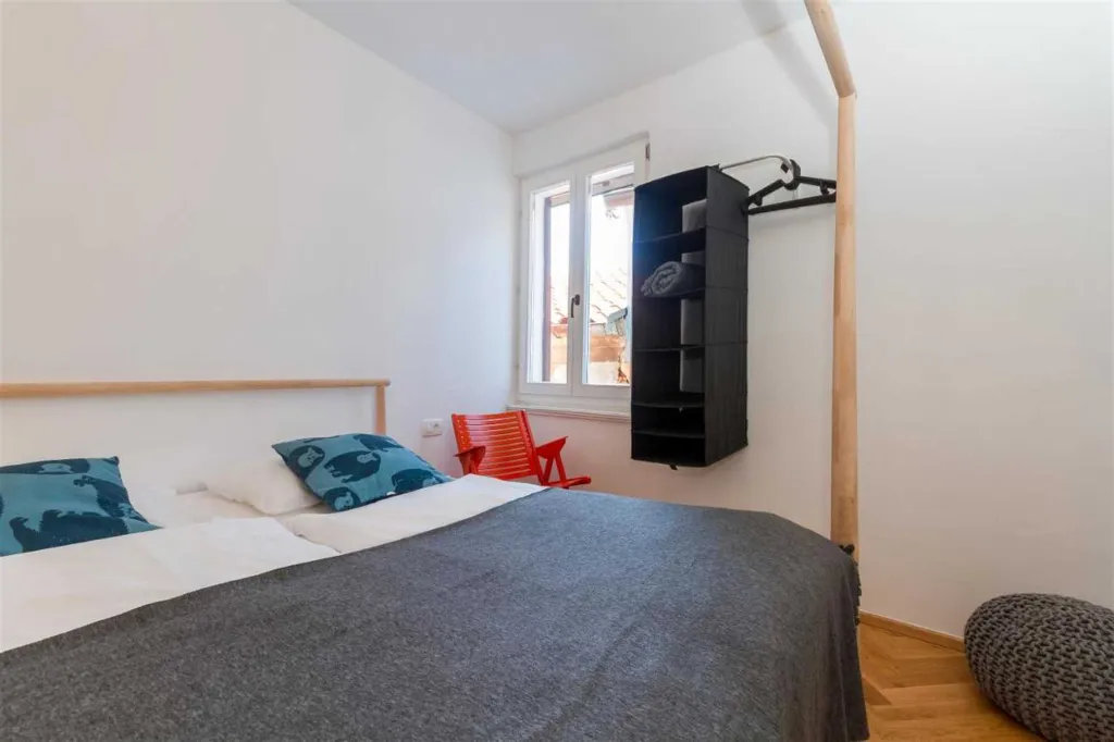 Three-Bedroom Apartment with Terrace in Piran