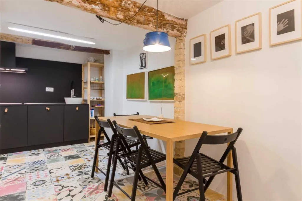 Three-Bedroom Apartment with Terrace in Piran