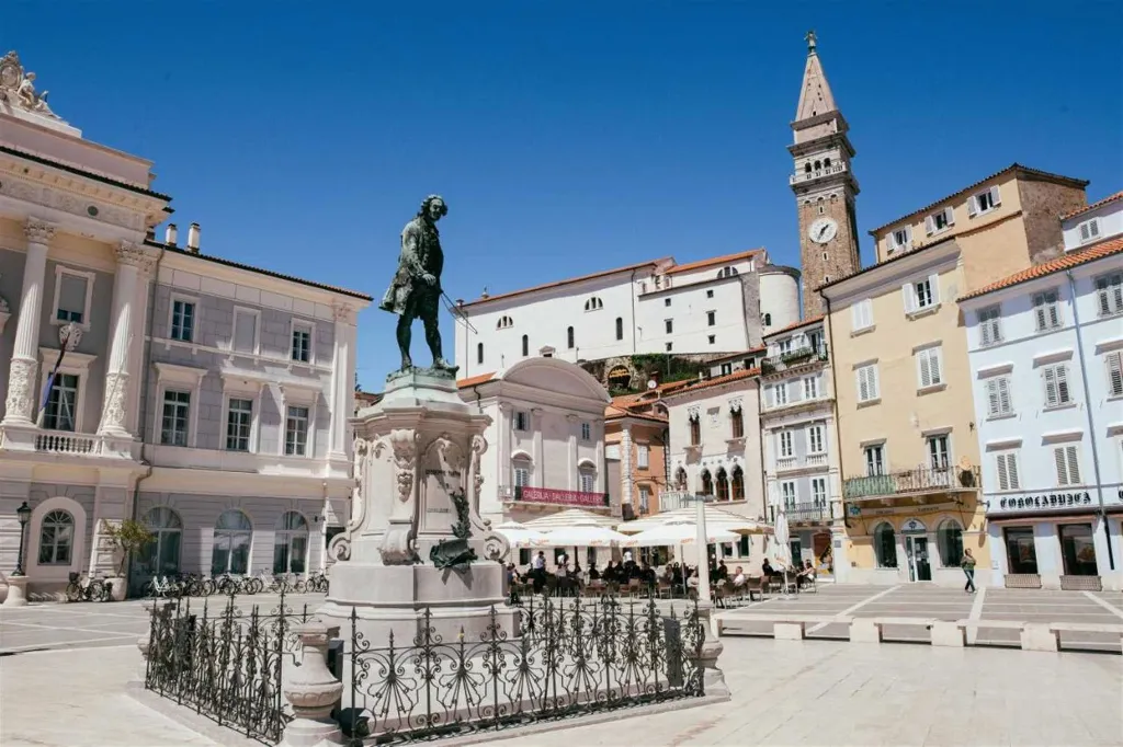Two-Bedroom Apartment in Piran for 4 Guests