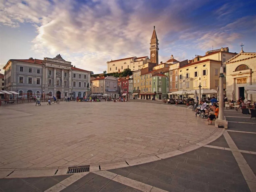 2-Bedroom Apartment in Piran with Sea View