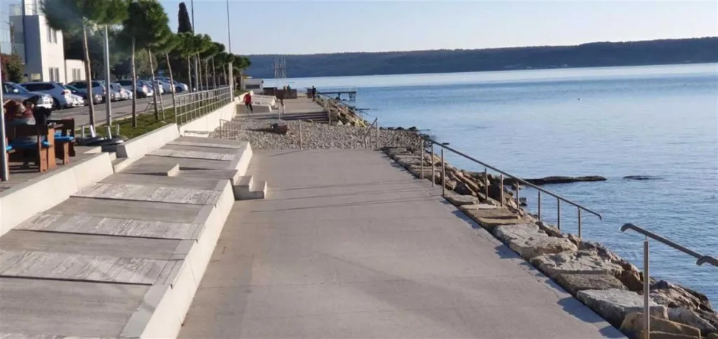 2-Bedroom Apartment in Piran with Sea View