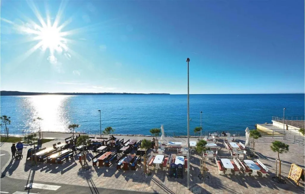 2-Bedroom Apartment in Piran with Sea View