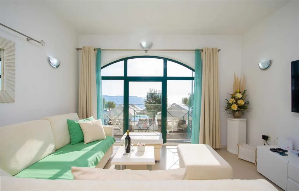2-Bedroom Apartment in Piran with Sea View