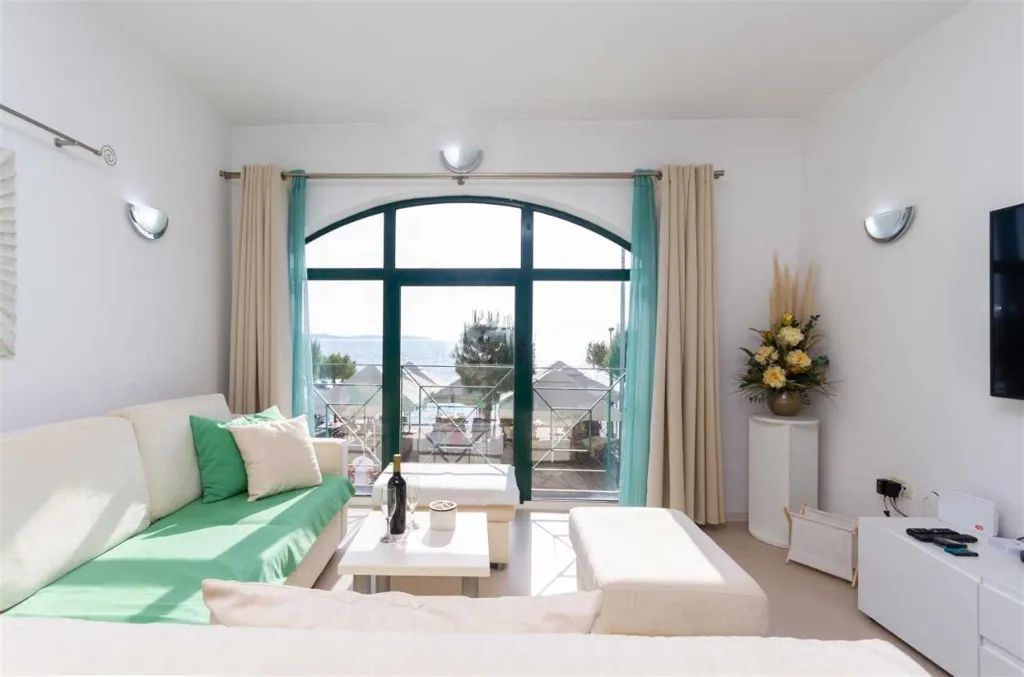 2-Bedroom Apartment in Piran with Sea View