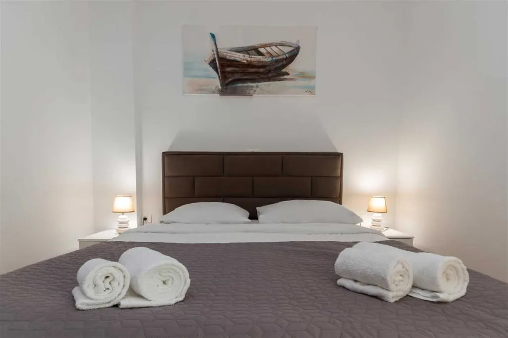 2-Bedroom Apartment in Piran with Sea View