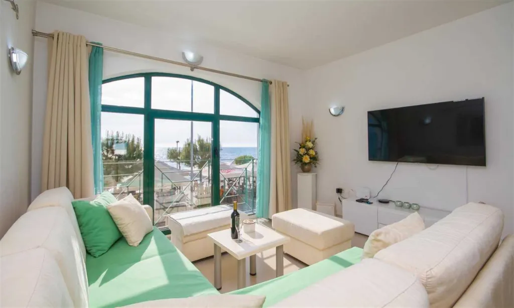 2-Bedroom Apartment in Piran with Sea View