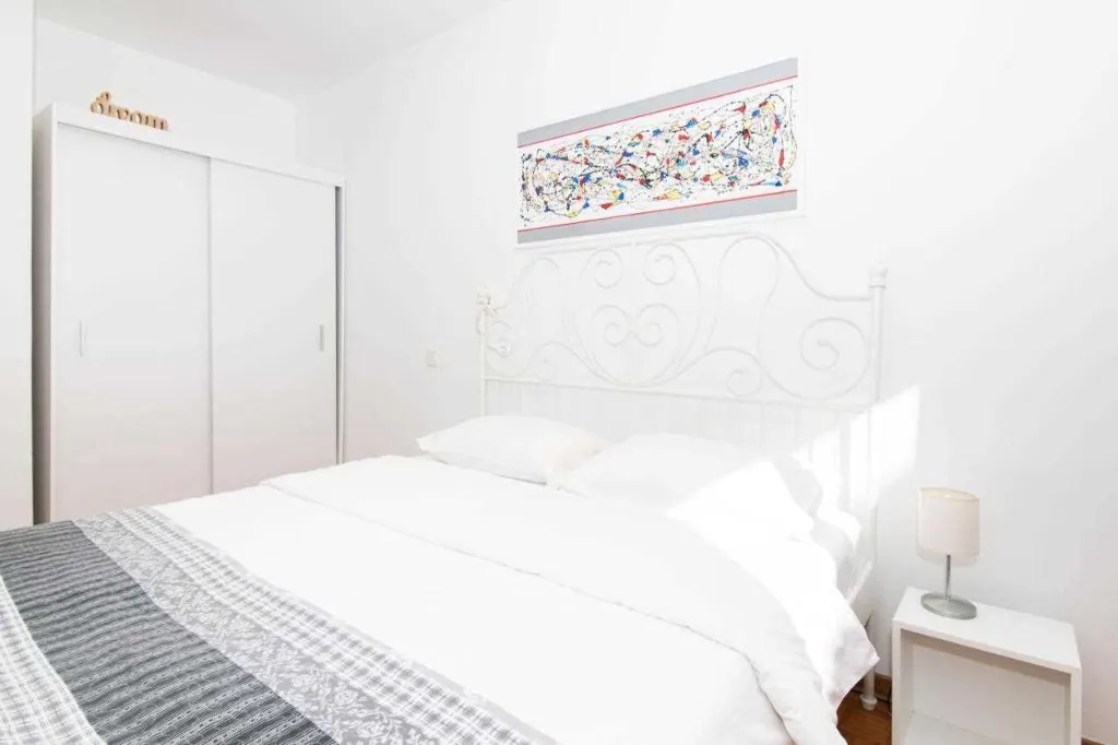 Two-Bedroom Penthouse Apartment with Terrace in Piran