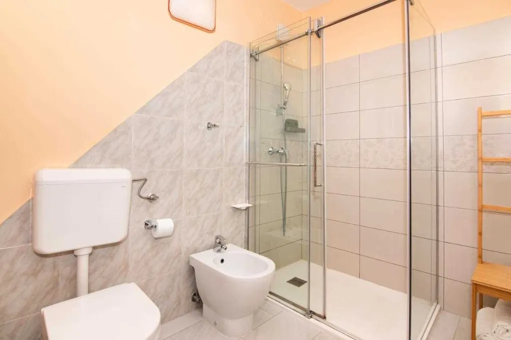 Two-Bedroom Penthouse Apartment with Terrace in Piran