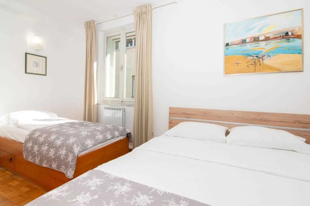 Two-Bedroom Penthouse Apartment with Terrace in Piran