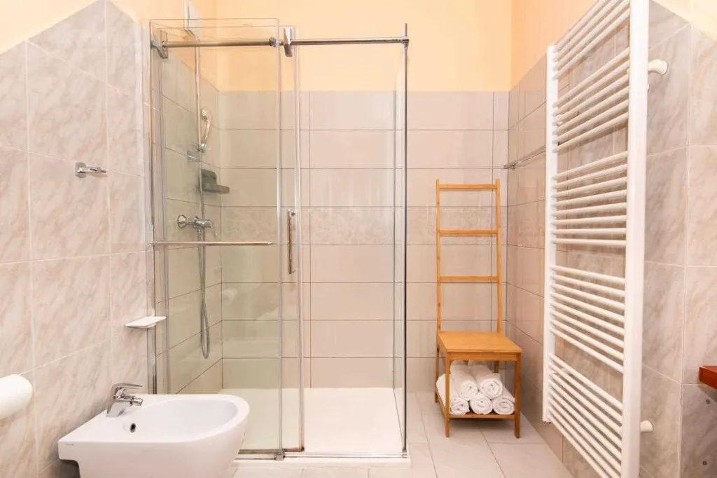 Two-Bedroom Penthouse Apartment with Terrace in Piran