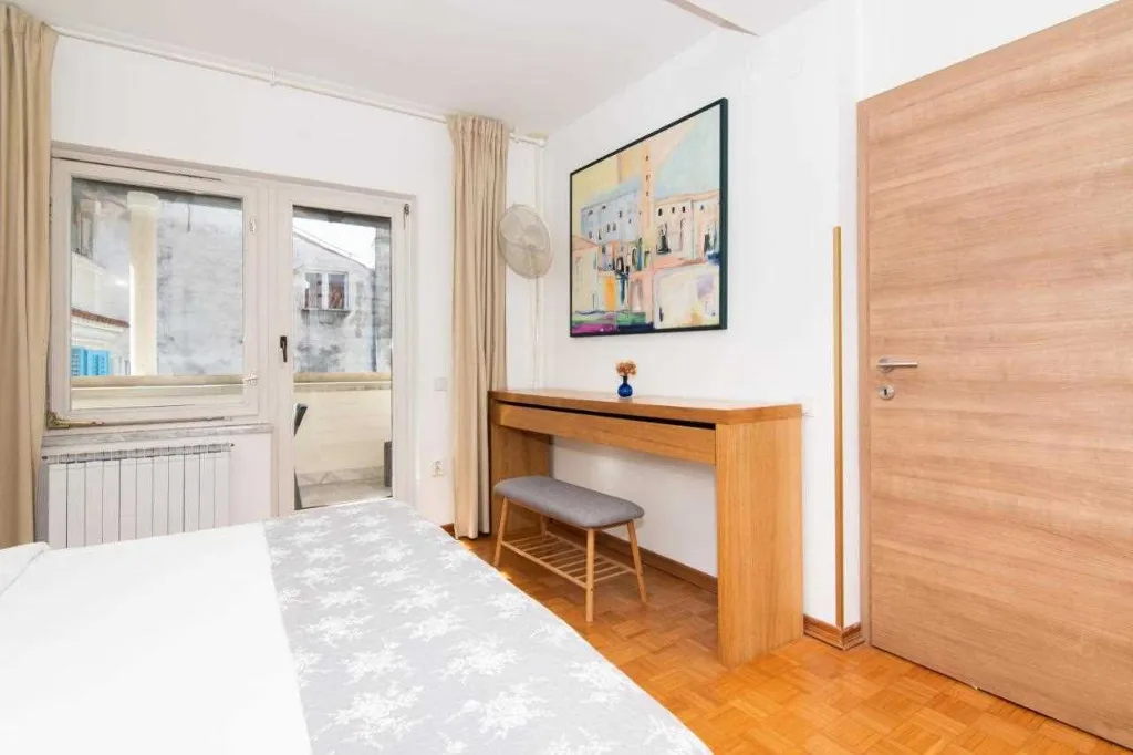 Two-Bedroom Penthouse Apartment with Terrace in Piran