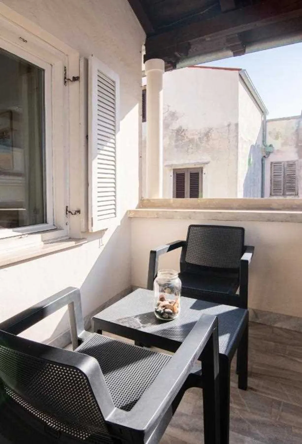 Two-Bedroom Penthouse Apartment with Terrace in Piran