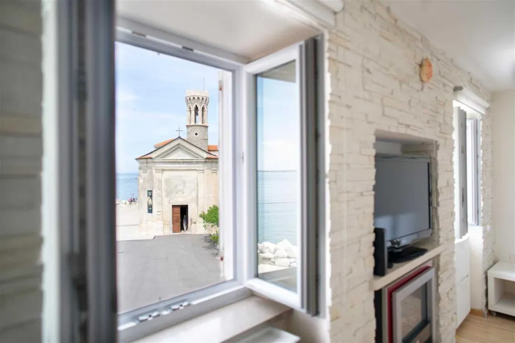 Piran Sea-View One-Bedroom Apartment for 2