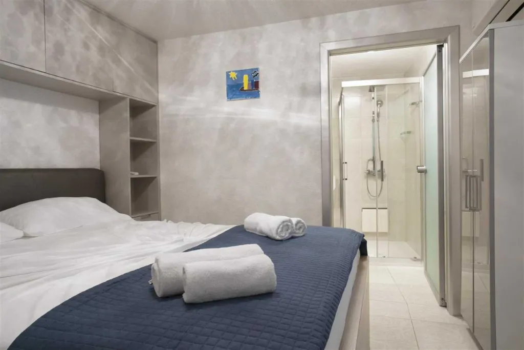 One-Bedroom Apartment with Terrace in Piran