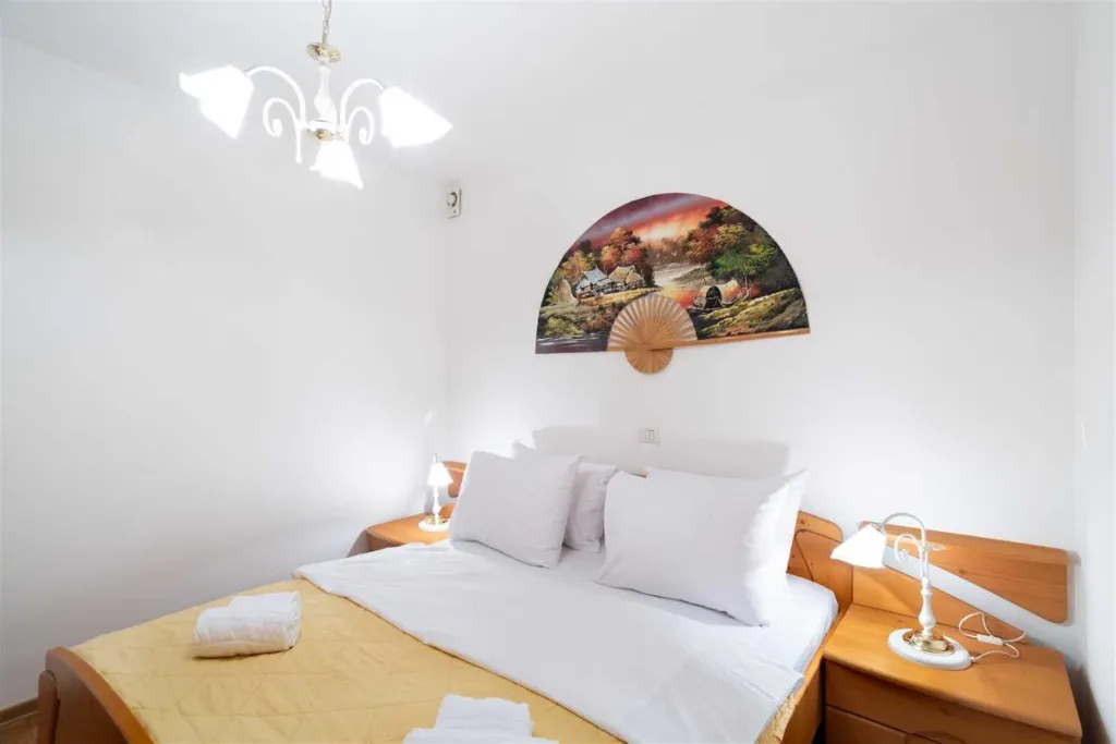 Two-Bedroom Apartment in Piran for Up to 6 Guests