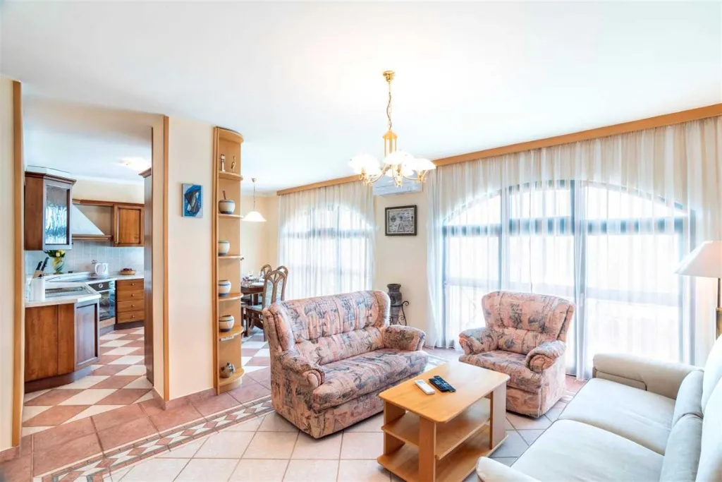Two-Bedroom Apartment in Piran for Up to 6 Guests