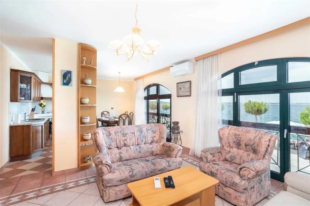 Two-Bedroom Apartment in Piran for Up to 6 Guests