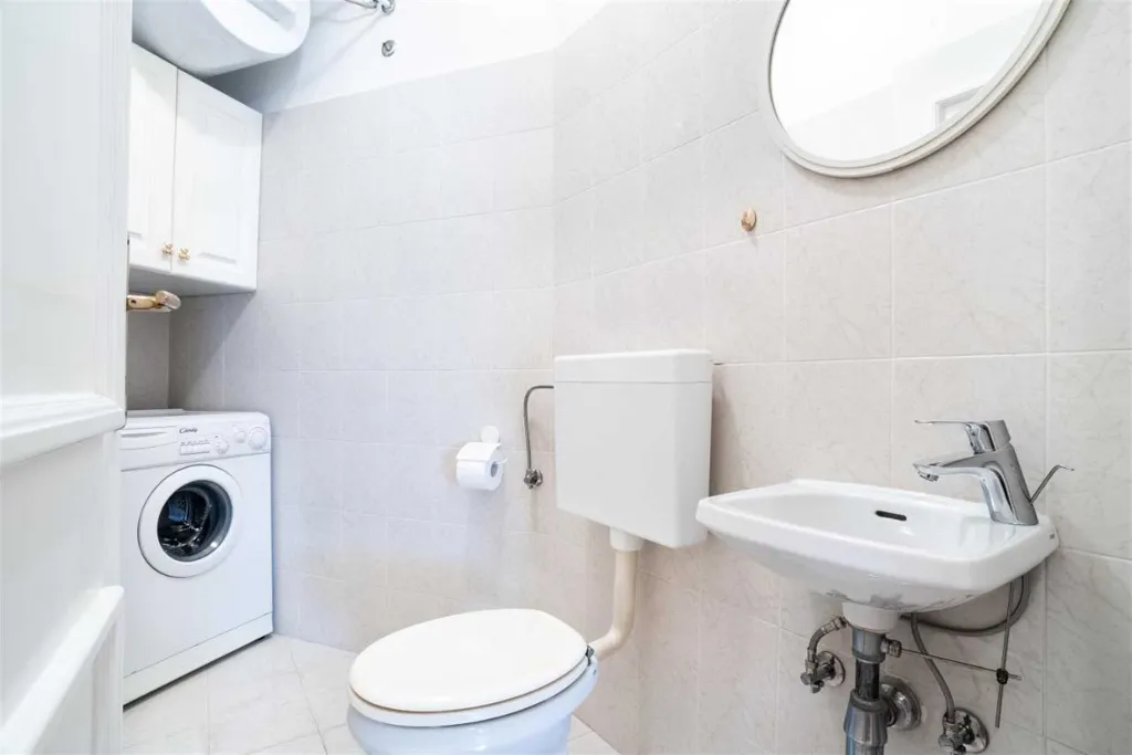 Two-Bedroom Apartment in Piran for Up to 6 Guests