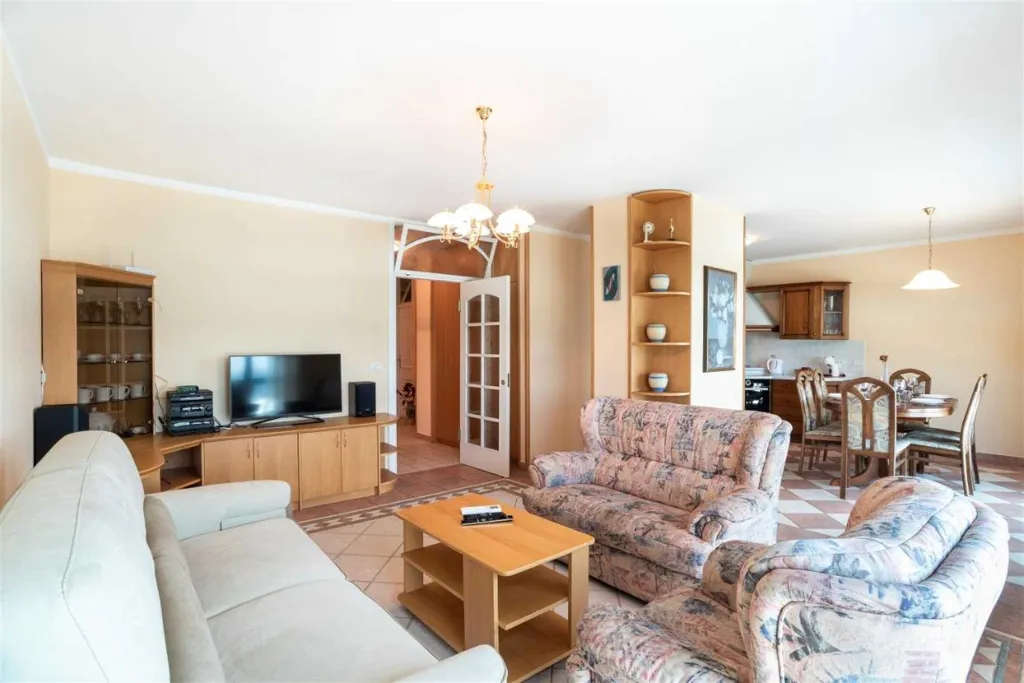 Two-Bedroom Apartment in Piran for Up to 6 Guests