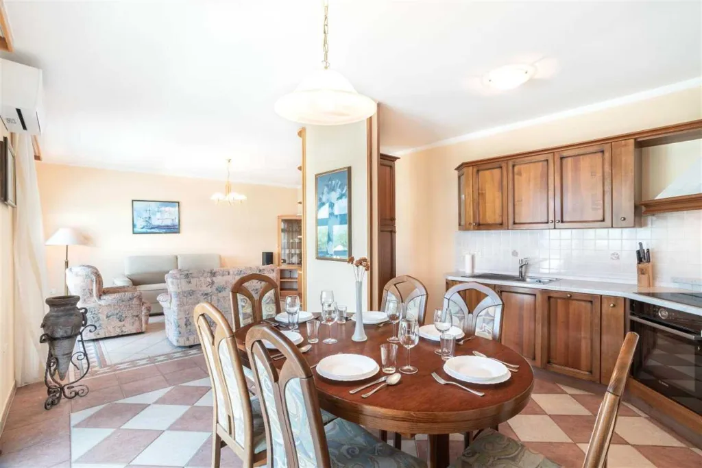 Two-Bedroom Apartment in Piran for Up to 6 Guests