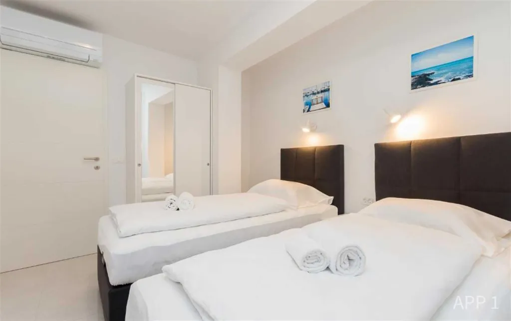 Two-Bedroom Apartment with Tartini Square View, Piran