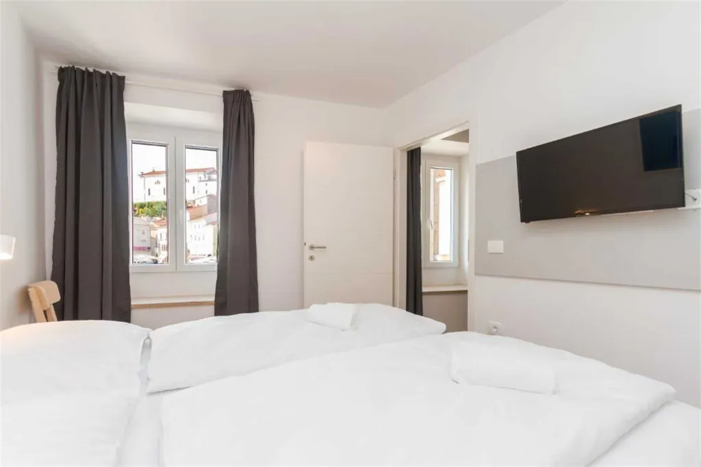 One-Bedroom Apartment in Piran with Landmark Views