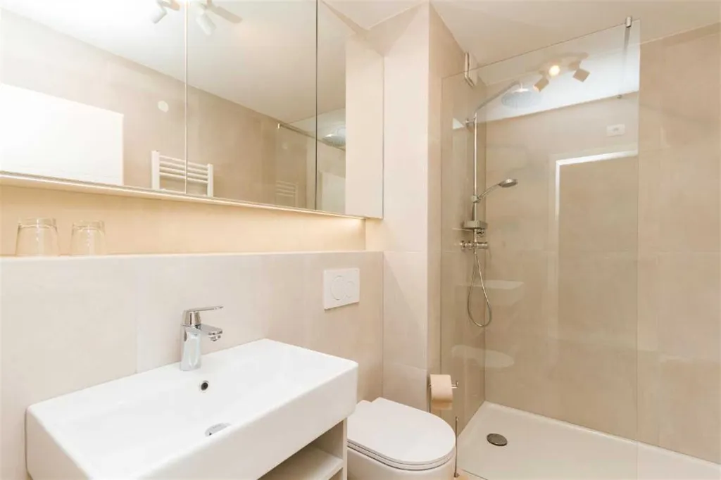 One-Bedroom Apartment in Piran with Landmark Views