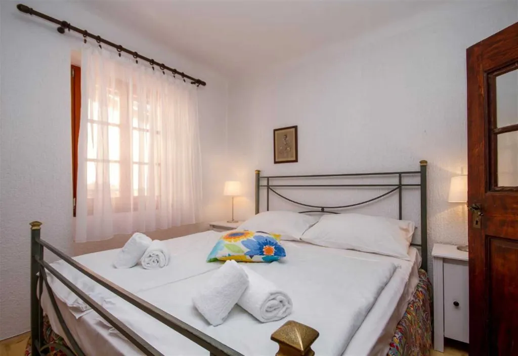 One-Bedroom Apartment in Piran with Rooftop Terrace