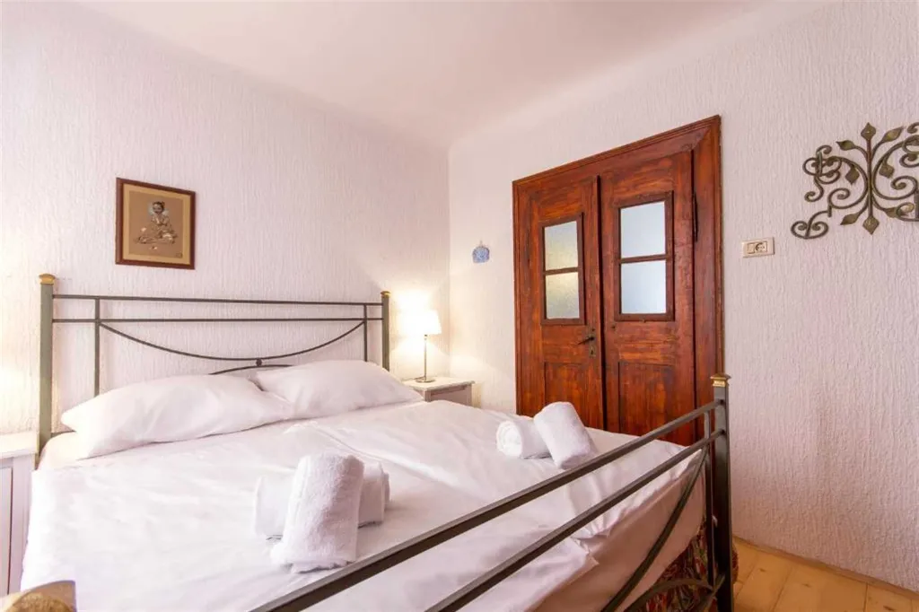 One-Bedroom Apartment in Piran with Rooftop Terrace