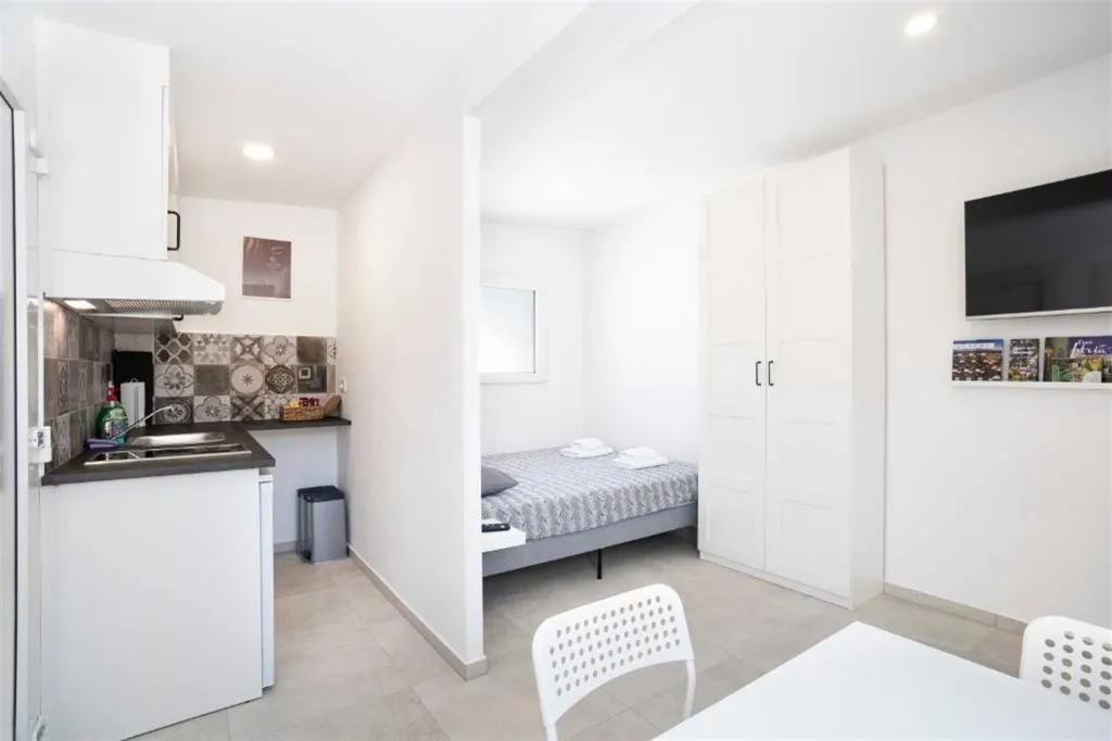 Koper Studio Apartment for 2 with Terrace Jacuzzi